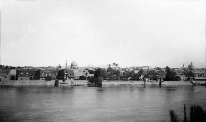 Historical view of Baghdad and the Tigris River.