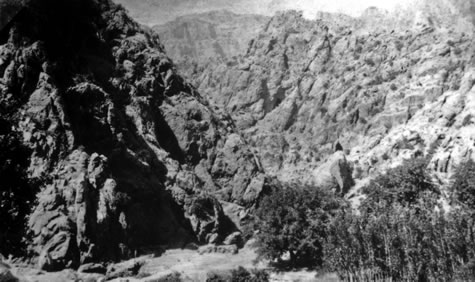 View of the mountains where Bahá’u’lláh stayed in Sulaymaniyyih.